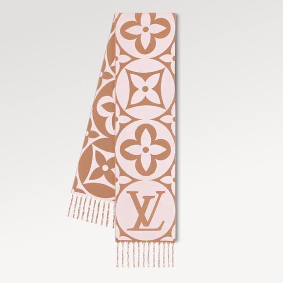 Louis Vuitton Medallion Scarf - Picture 3 of 8